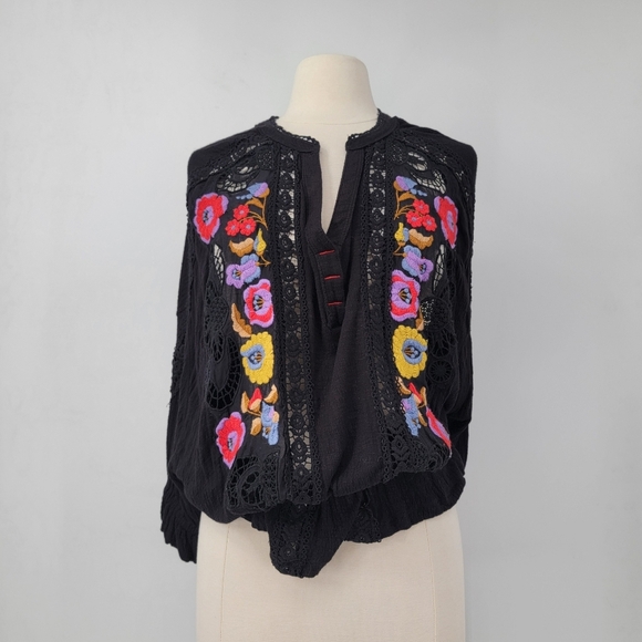 Free People Serafina Boho Top Size Small Black Embroidered Lace Oversized Blouse - Picture 1 of 16